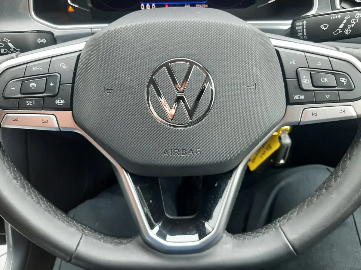 VW  T - ROC  2.0 TDI 2024 . 6 SPEED ,MANUAL - Image 4