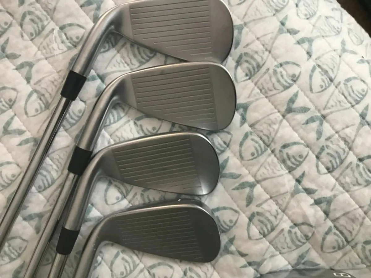 Mizuno JPX 923 Hot Metal irons - Image 2
