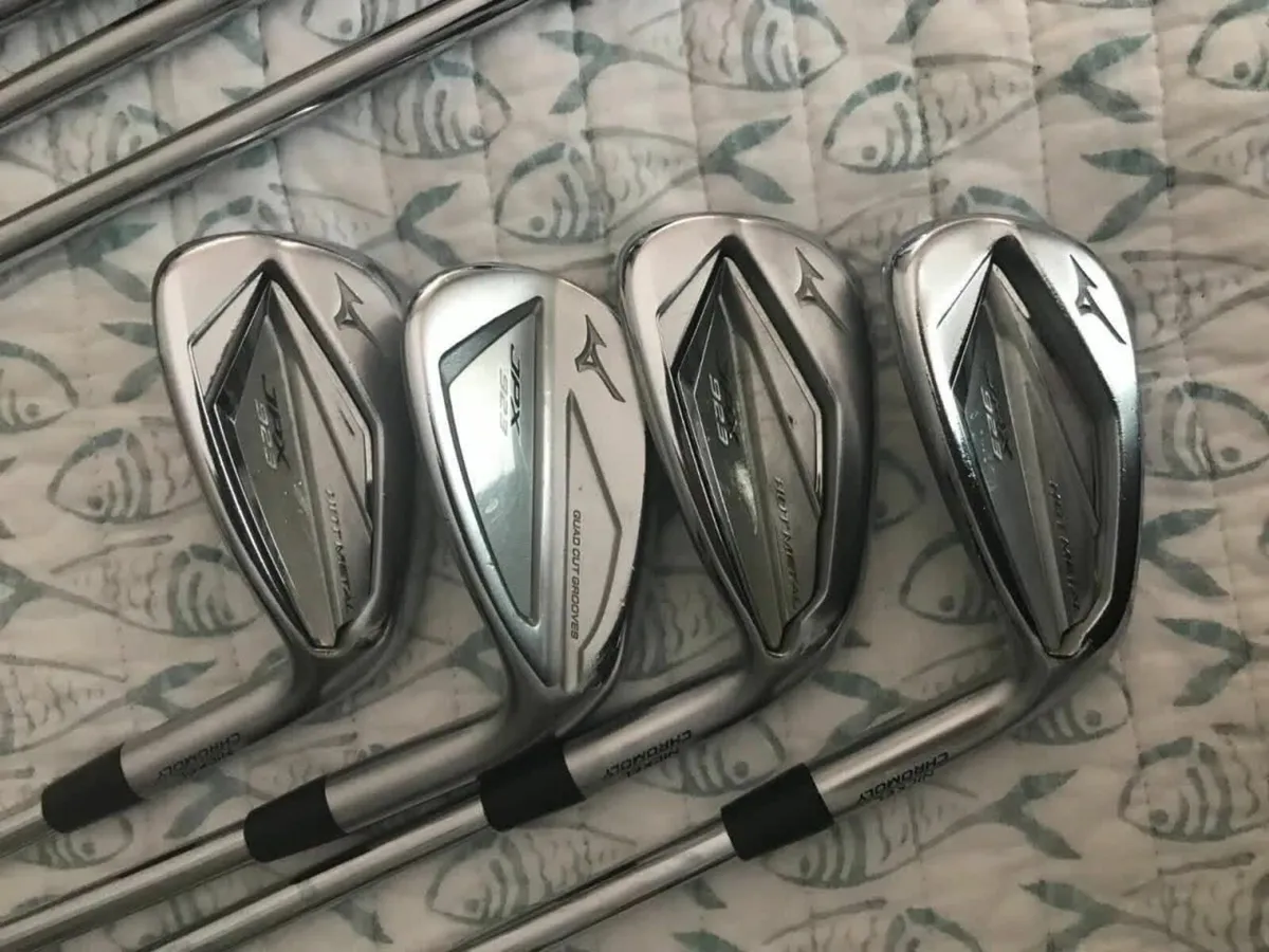 Mizuno JPX 923 Hot Metal irons - Image 1