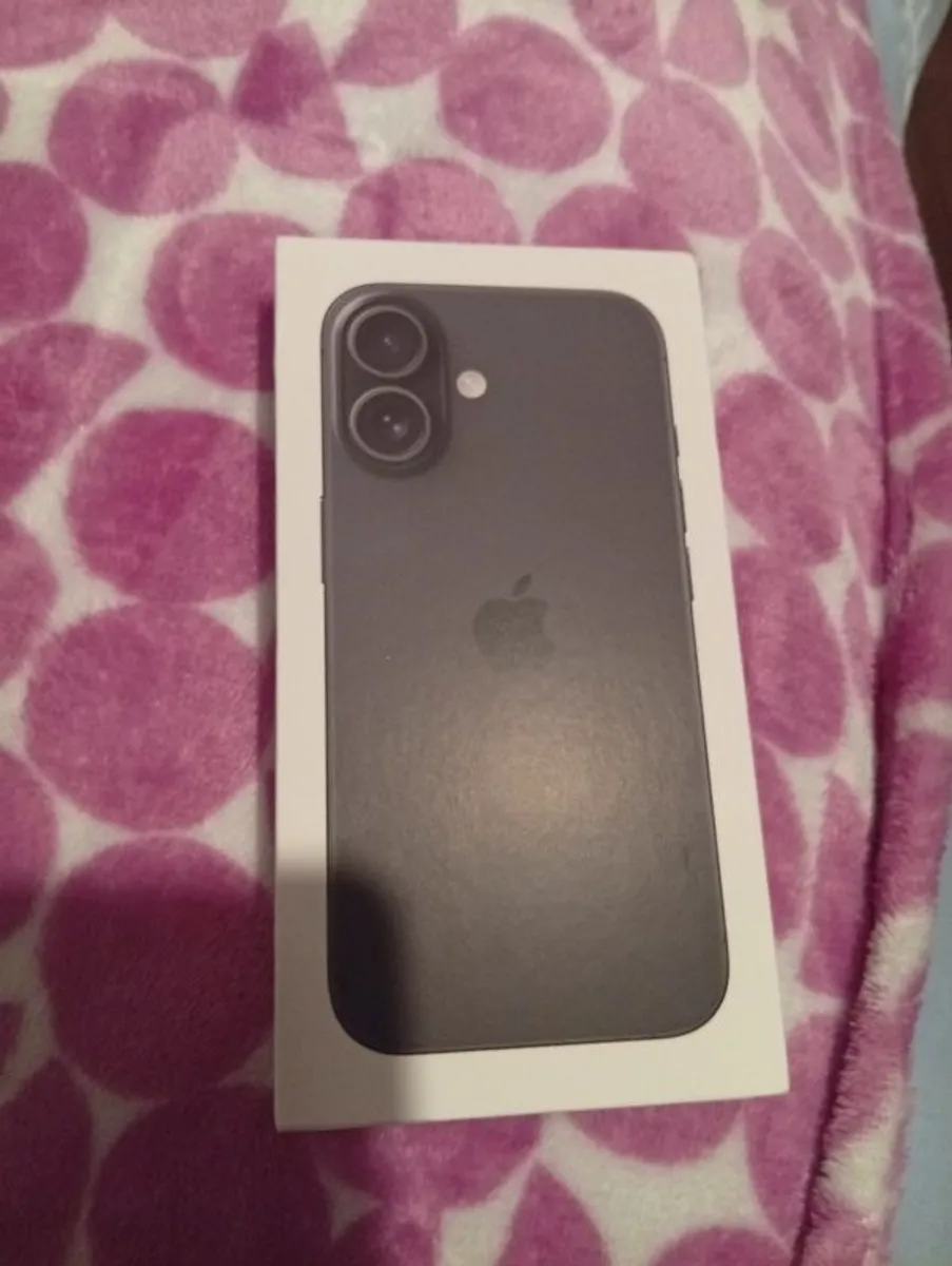 iPhone 16 - Image 1