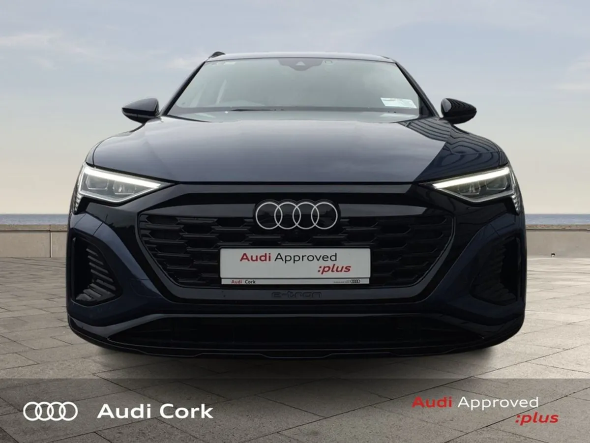 Audi Q8 e-tron 55 E-tron Quattro 300KW S-line Wit - Image 3