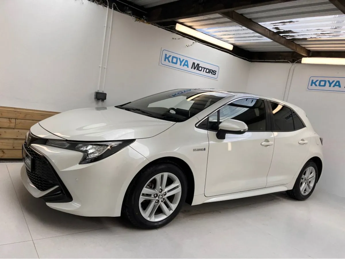 Toyota Corolla 1.8 Sport Petrol Hybrid Automatic - Image 3