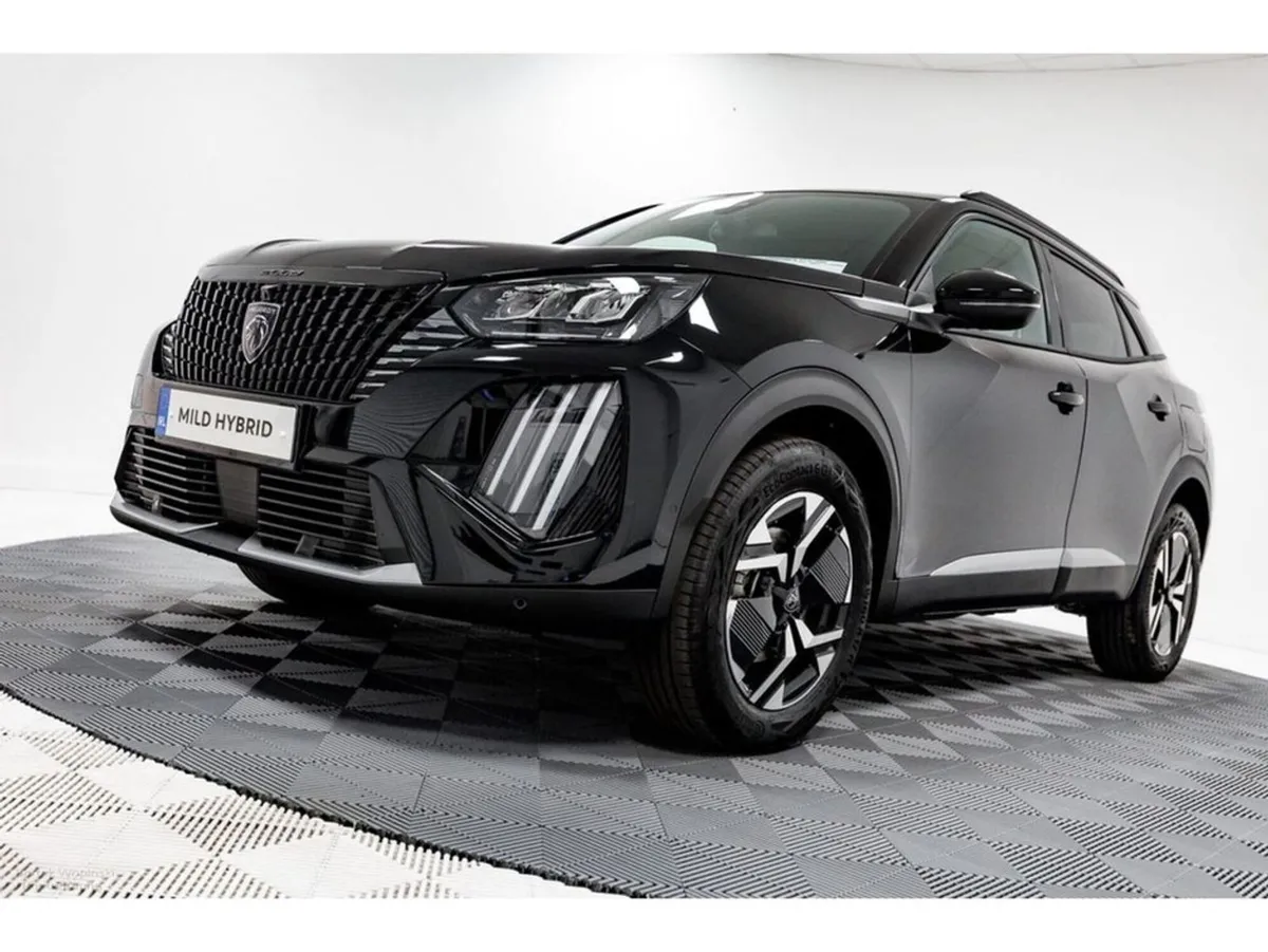 Peugeot 2008 Allure Hybrid Auto 145HP - Image 3