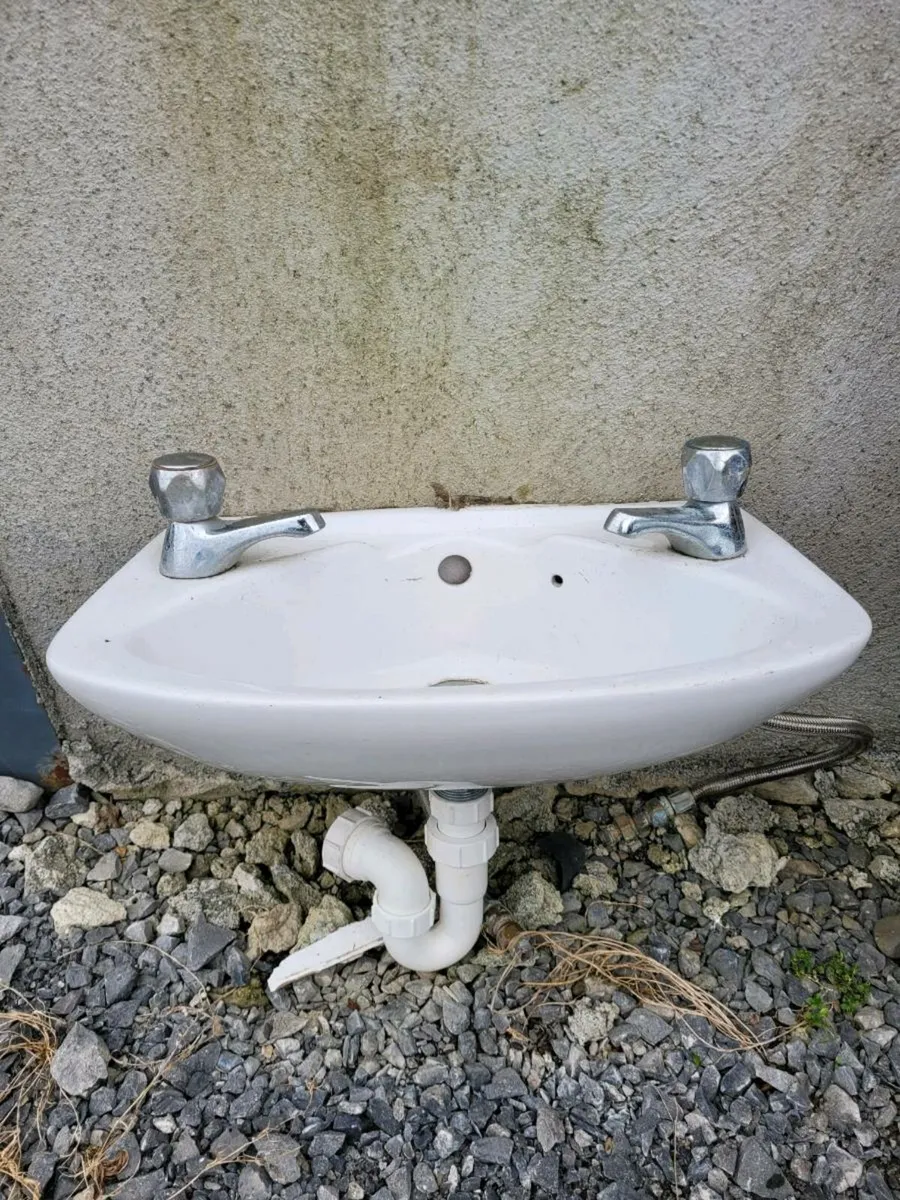 basin sink with taps - Image 2