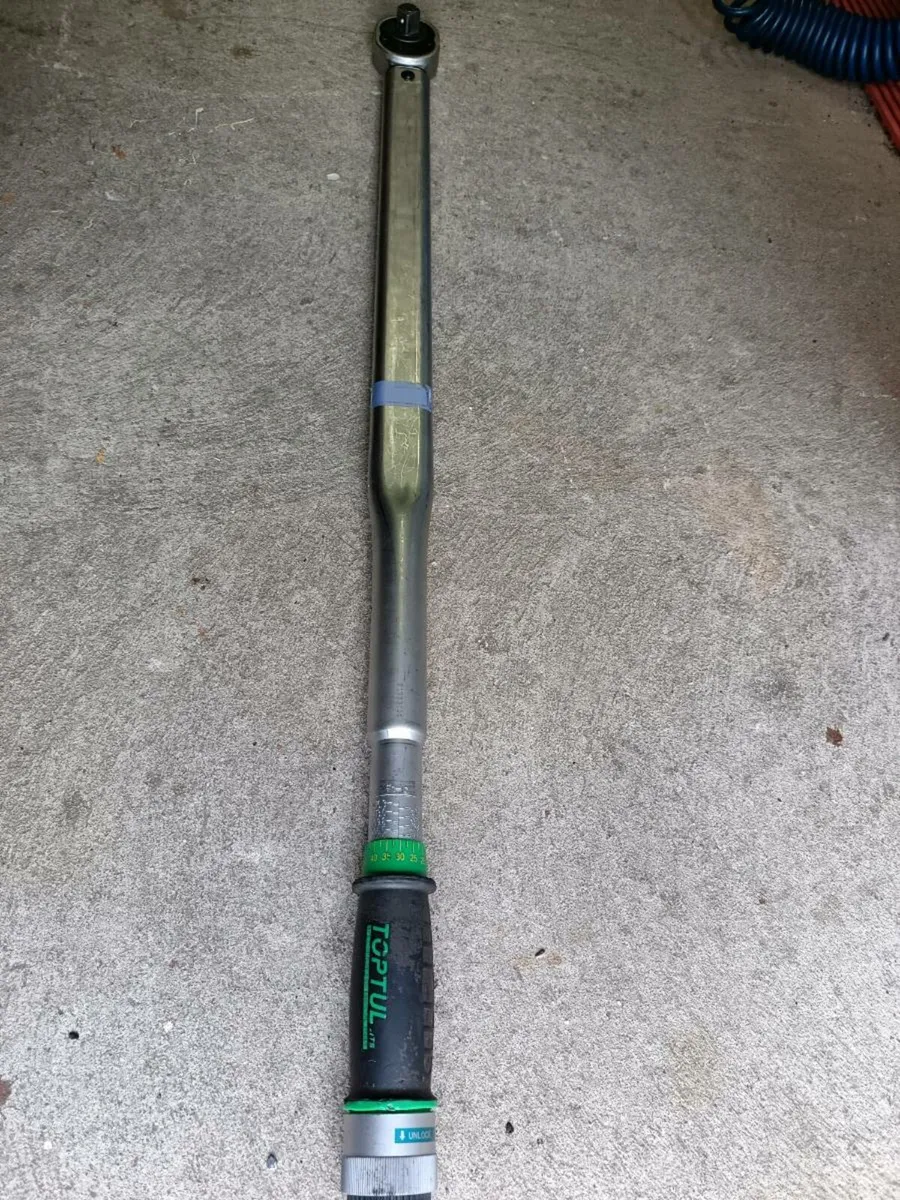Torque wrench 3/4 drive 140-700NM - Image 1