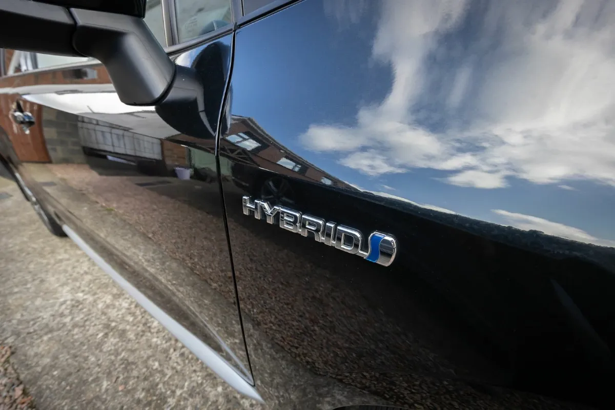 Toyota Corolla HYBRID SOL 1.8 - Image 4