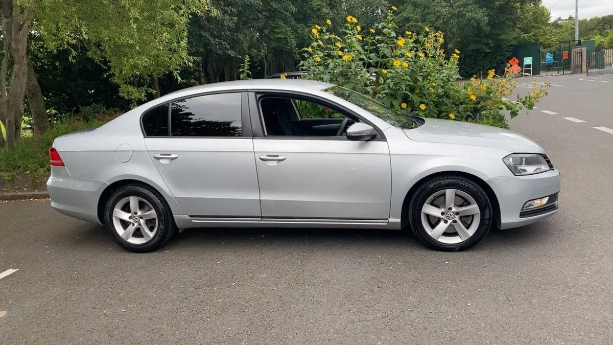 Volkswagen Passat 2013 - Image 1