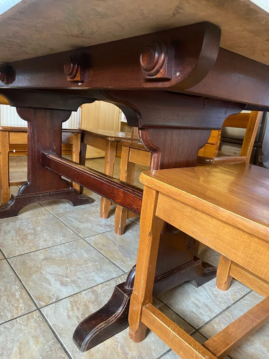 Table and six chairs - Image 3