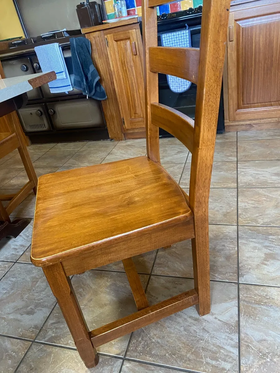 Table and six chairs - Image 4