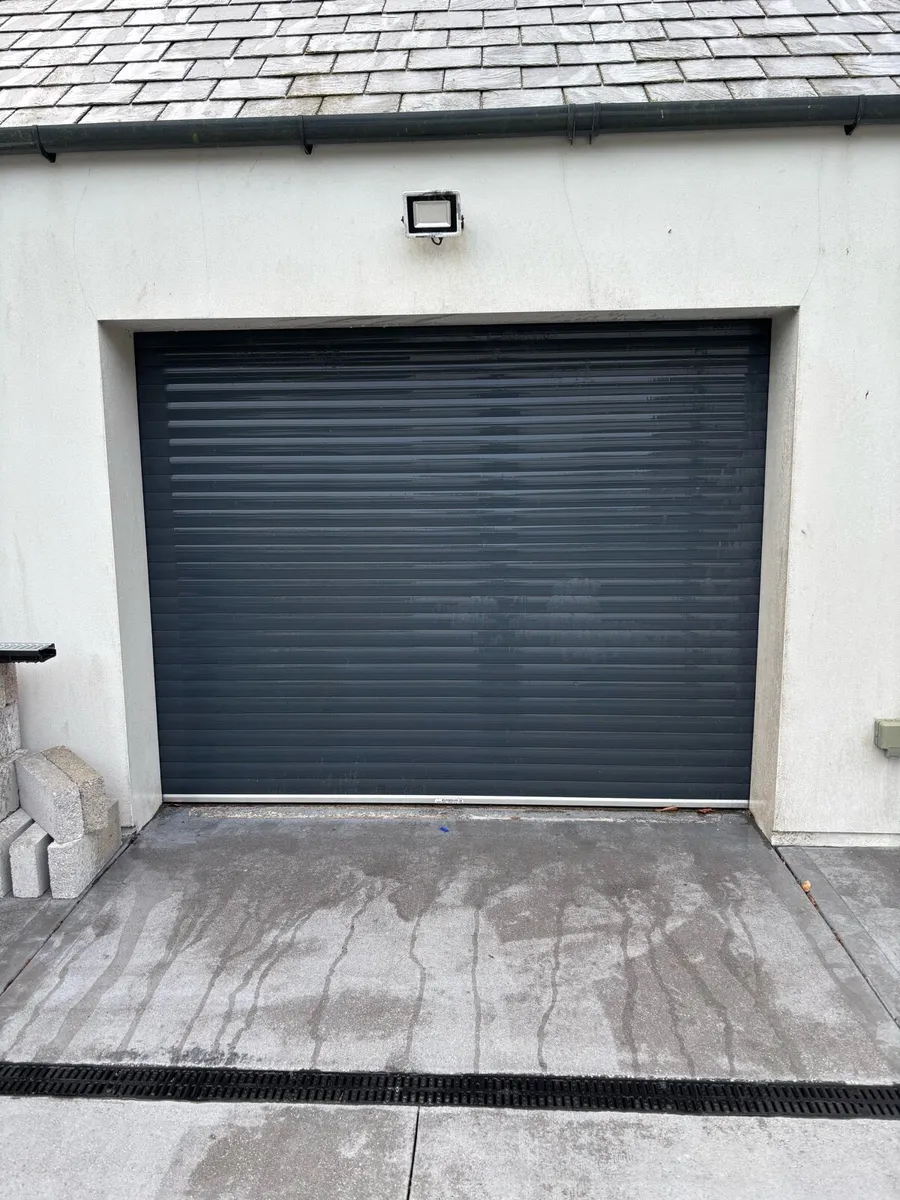 Roller door - Image 1