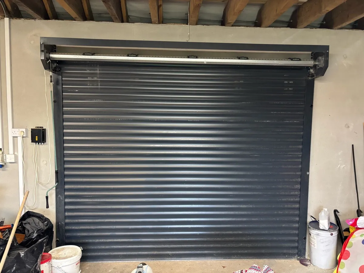 Roller door - Image 2
