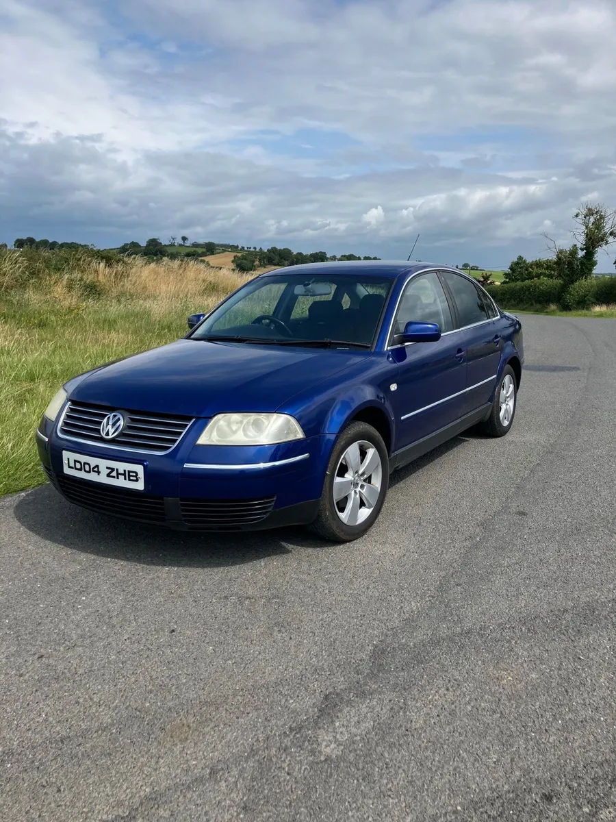 Volkswagen Passat 2004 - Image 1