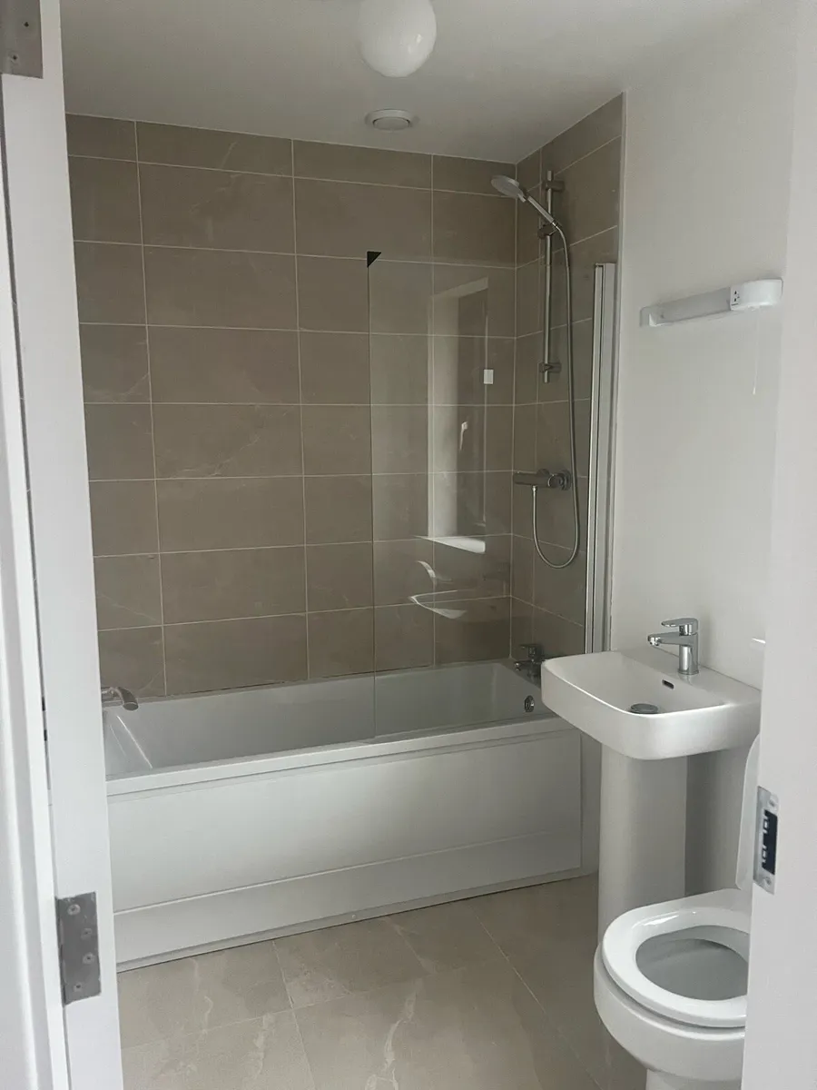 Sonas sink and full pedestal - Image 1