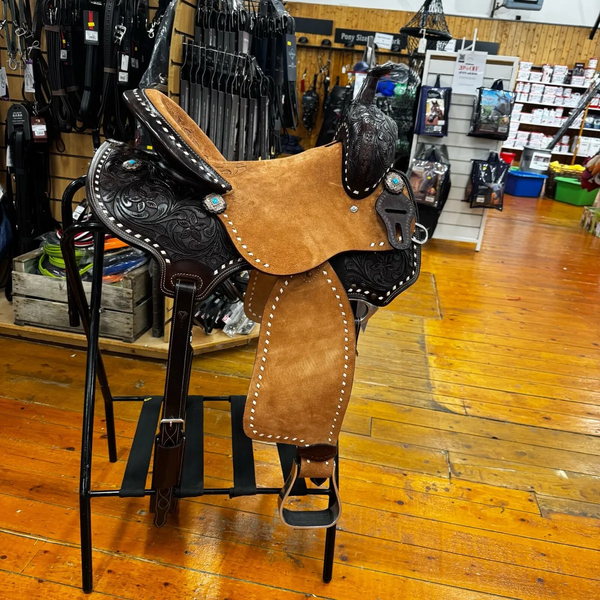 NEW HANDCARVED LEATHER WESTERN SADDLE - Image 1