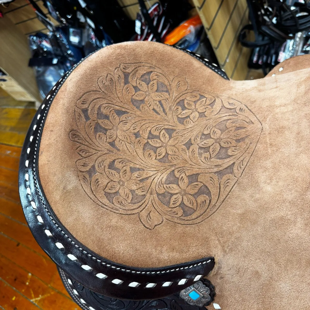 NEW HANDCARVED LEATHER WESTERN SADDLE - Image 3