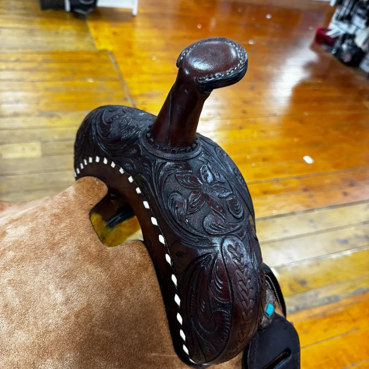 NEW HANDCARVED LEATHER WESTERN SADDLE - Image 4