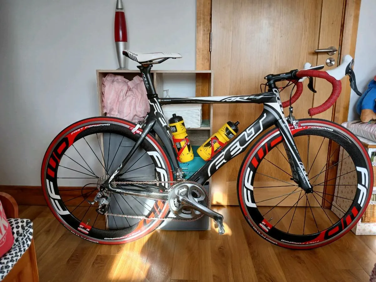Carbon racing bike