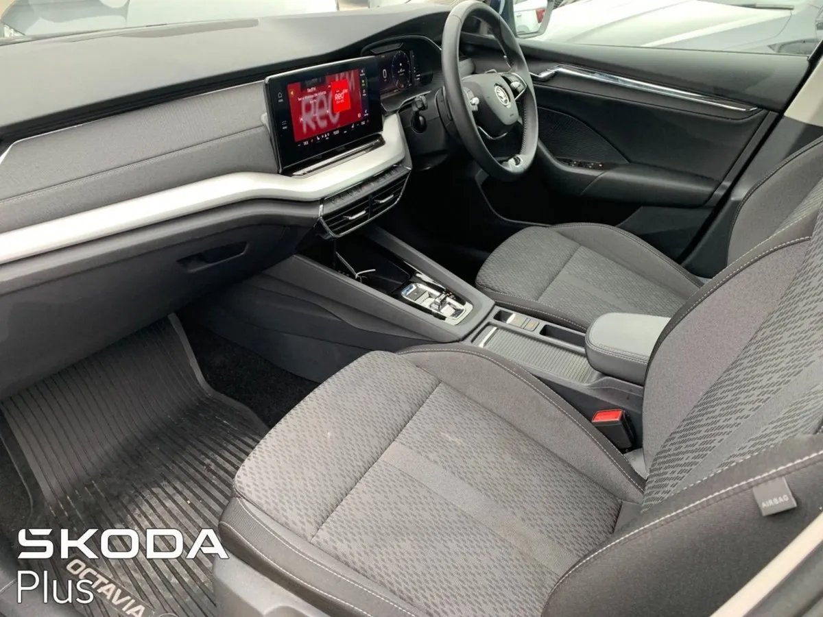 Skoda Octavia Octavia STY 1.0tsi Mhev 110HP DSG - Image 4