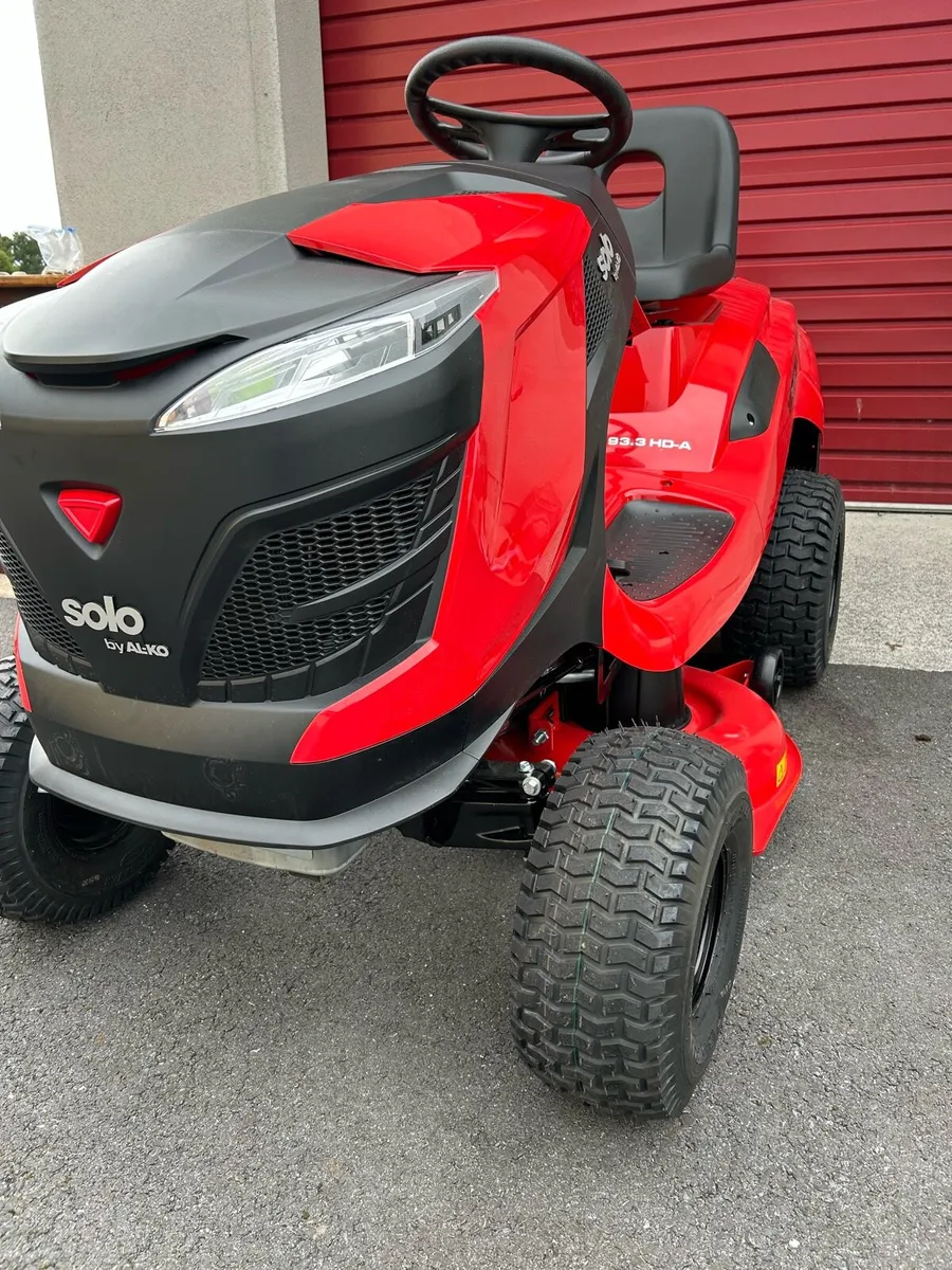 Solo Ride on Lawnmower - Image 2