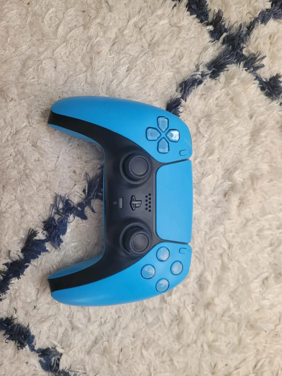 Playstation 5 controllers - Image 1
