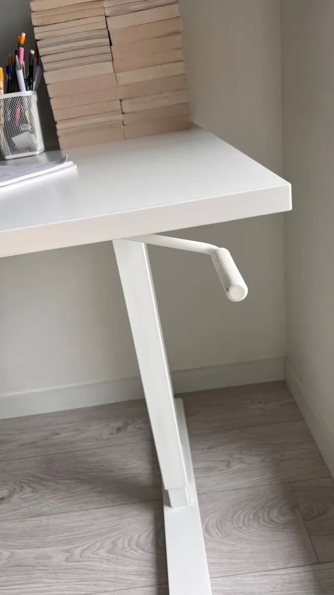 Desk sit/stand and chair - Image 2