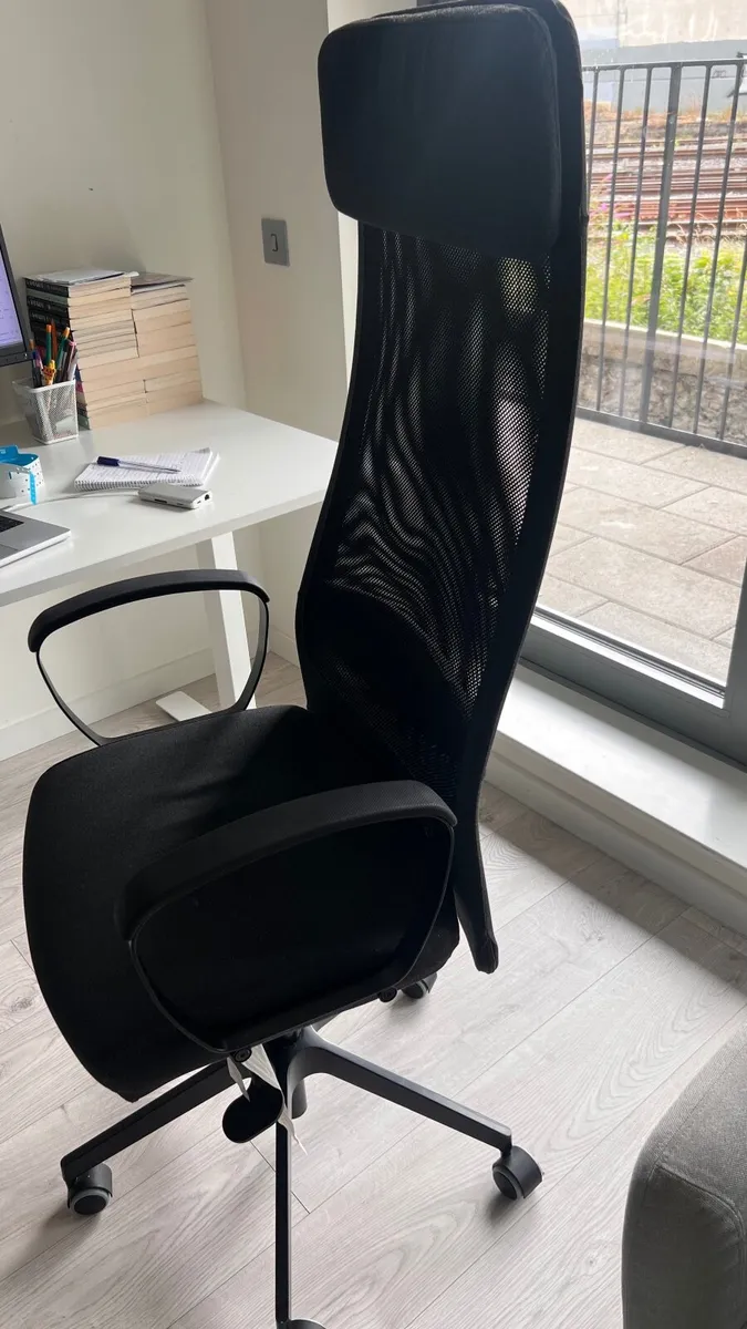 Desk sit/stand and chair - Image 4