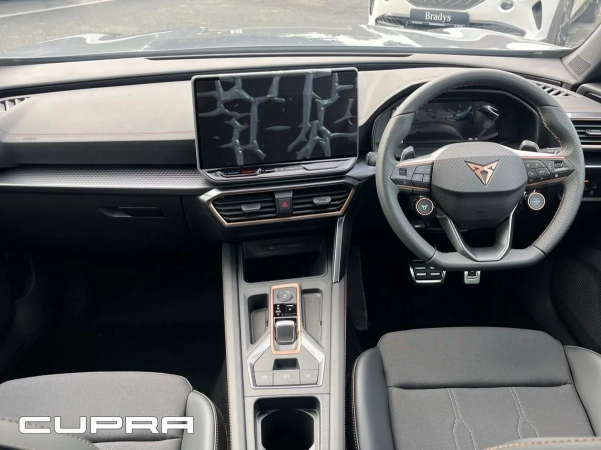 Cupra Formentor 1.5 Etsi 150HP DSG  brand New - R - Image 3