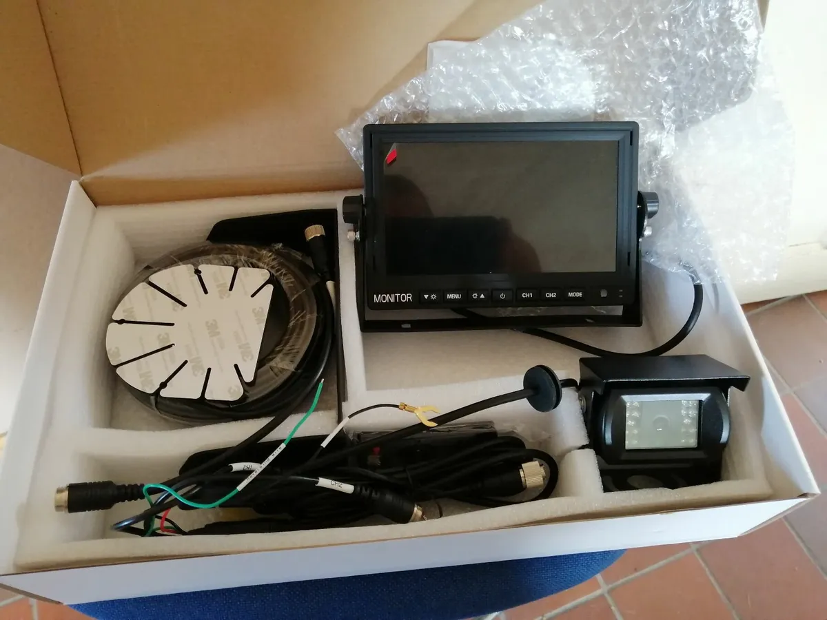Reversing Cameras - Image 2