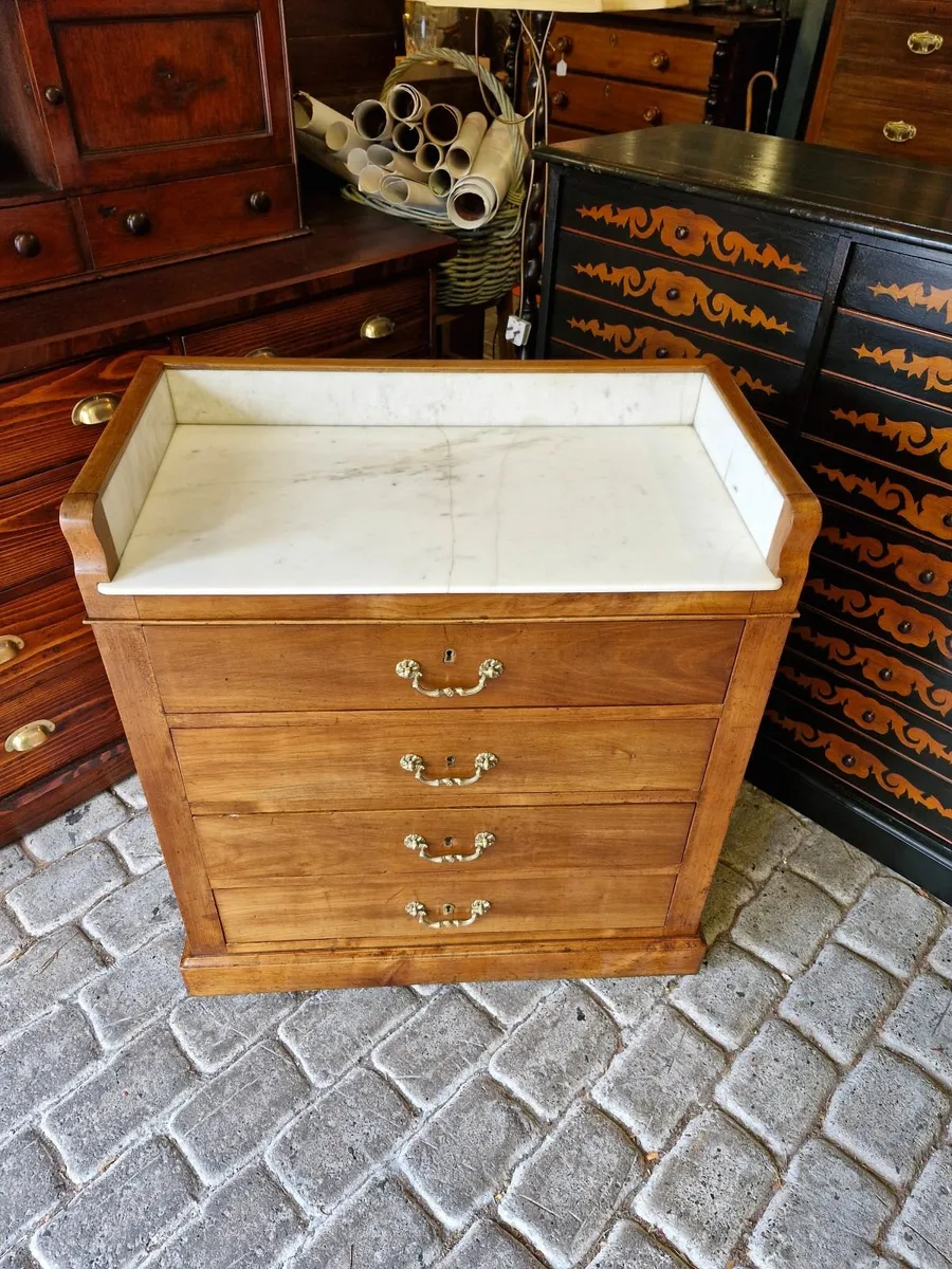 Chest of drawers - Image 1