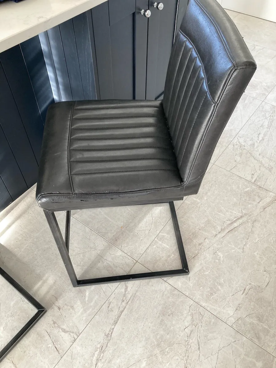 Up-cycling project 3 bar stools - Image 2