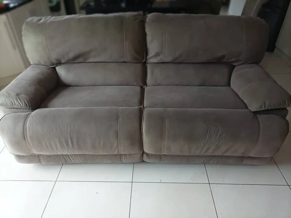 Recliner - Image 2