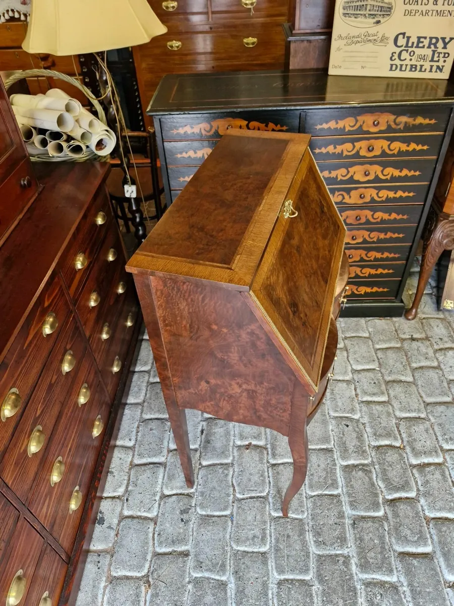 Bureau - Image 2