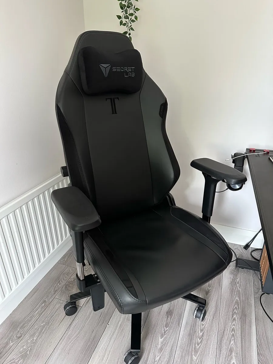 Secret Lab Chair - Image 1