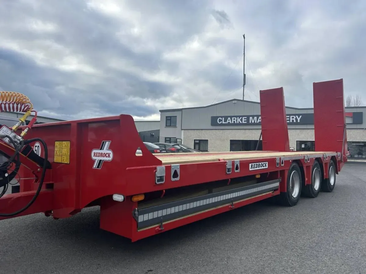 Redrock 24 Ton Tri Axle Low Loader - Image 2
