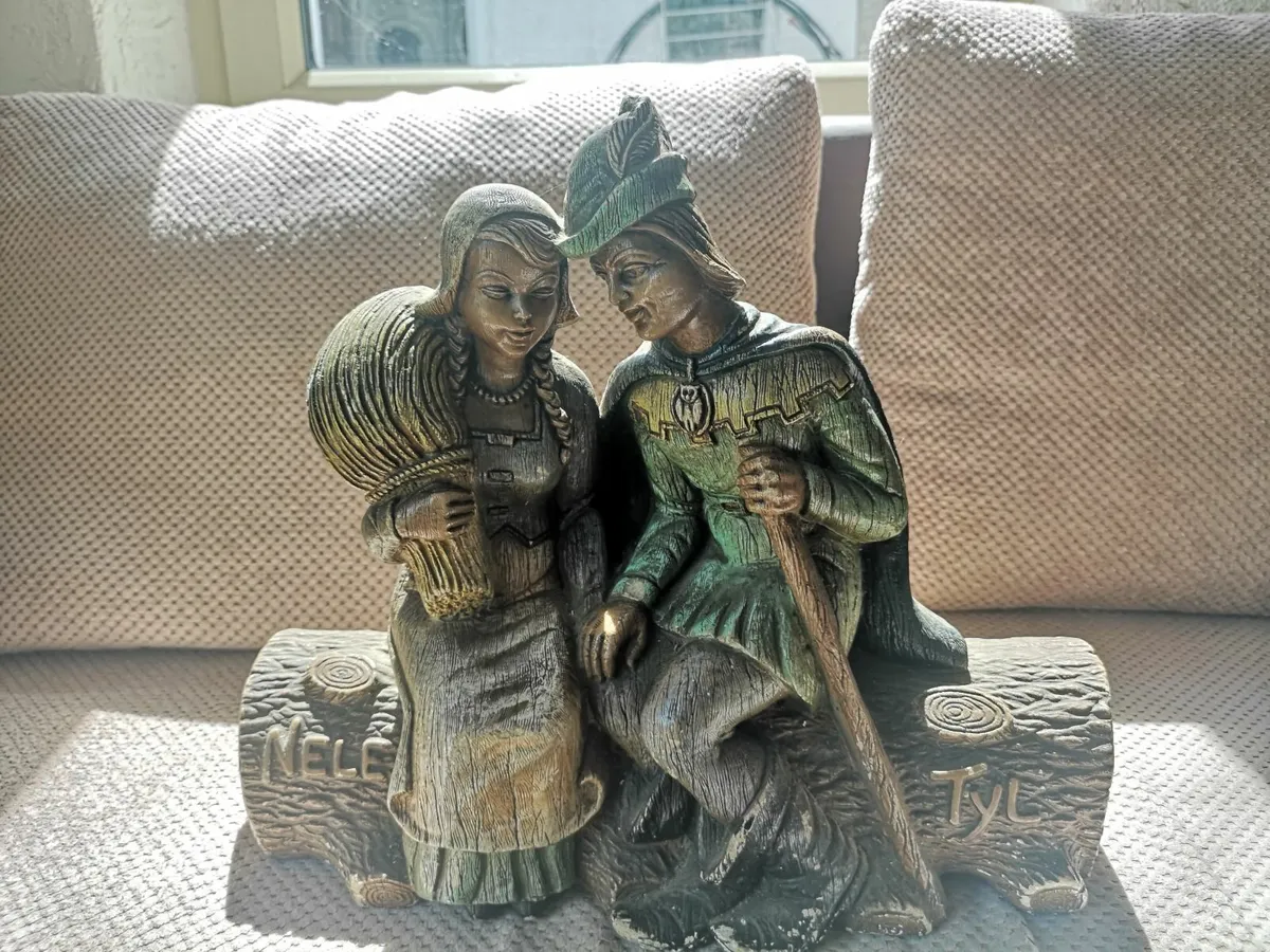Statue - Image 2