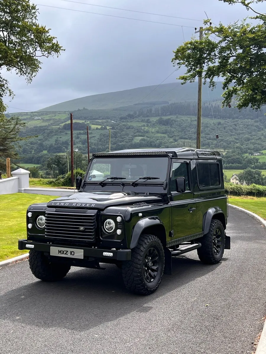 2009 Landrover Defender 90XS station wagon - Image 1