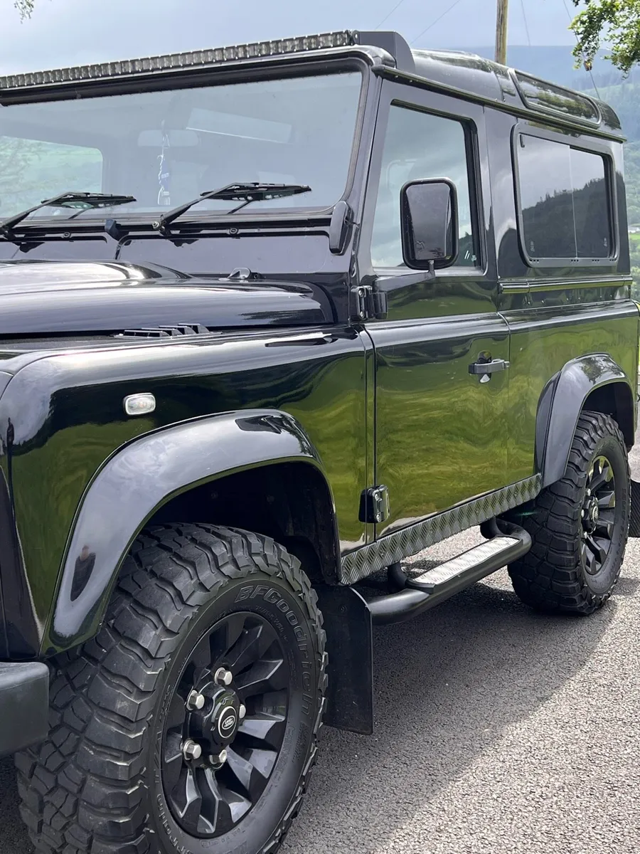 2009 Landrover Defender 90XS station wagon - Image 4