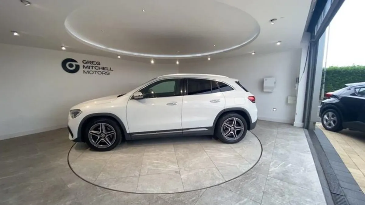 Mercedes-Benz GLA GLA 220d 4matic AMG Line Premiu - Image 4