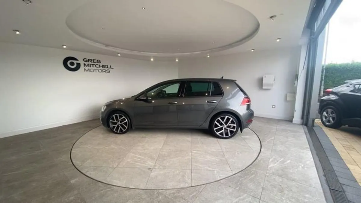 Volkswagen Golf 2.0 TDI GT 5dr DSG - Image 4