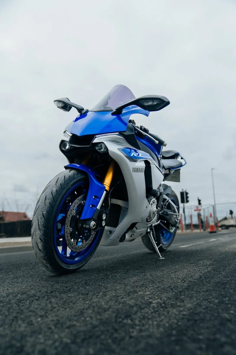 YAMAHA R1 2015 - Image 1