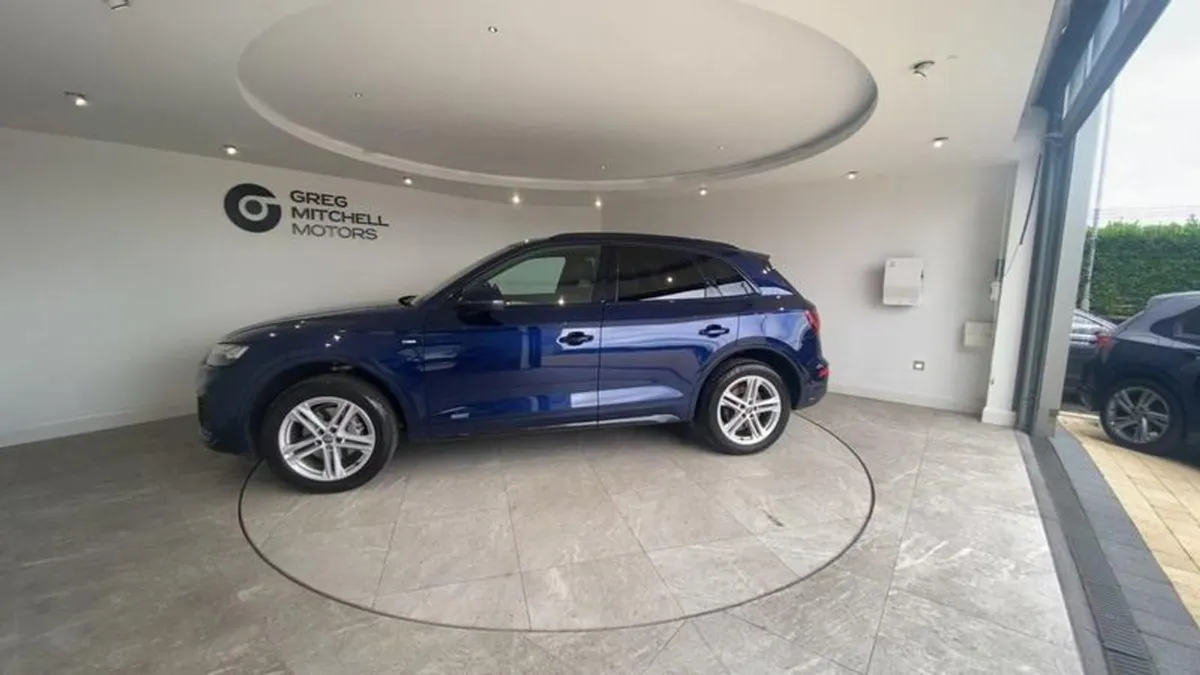 Audi Q5 2.0 TDI 40 S Line SUV 5dr Diesel S Tronic - Image 4