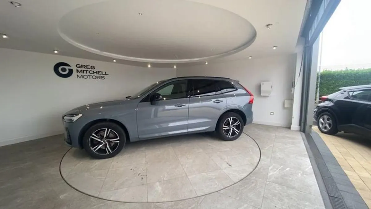 Volvo XC60 2.0 B4D R Design 5dr AWD Geartronic - Image 4