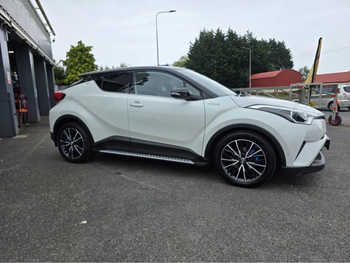 Toyota C-HR SOL Hybrid 4DR Auto - Image 2