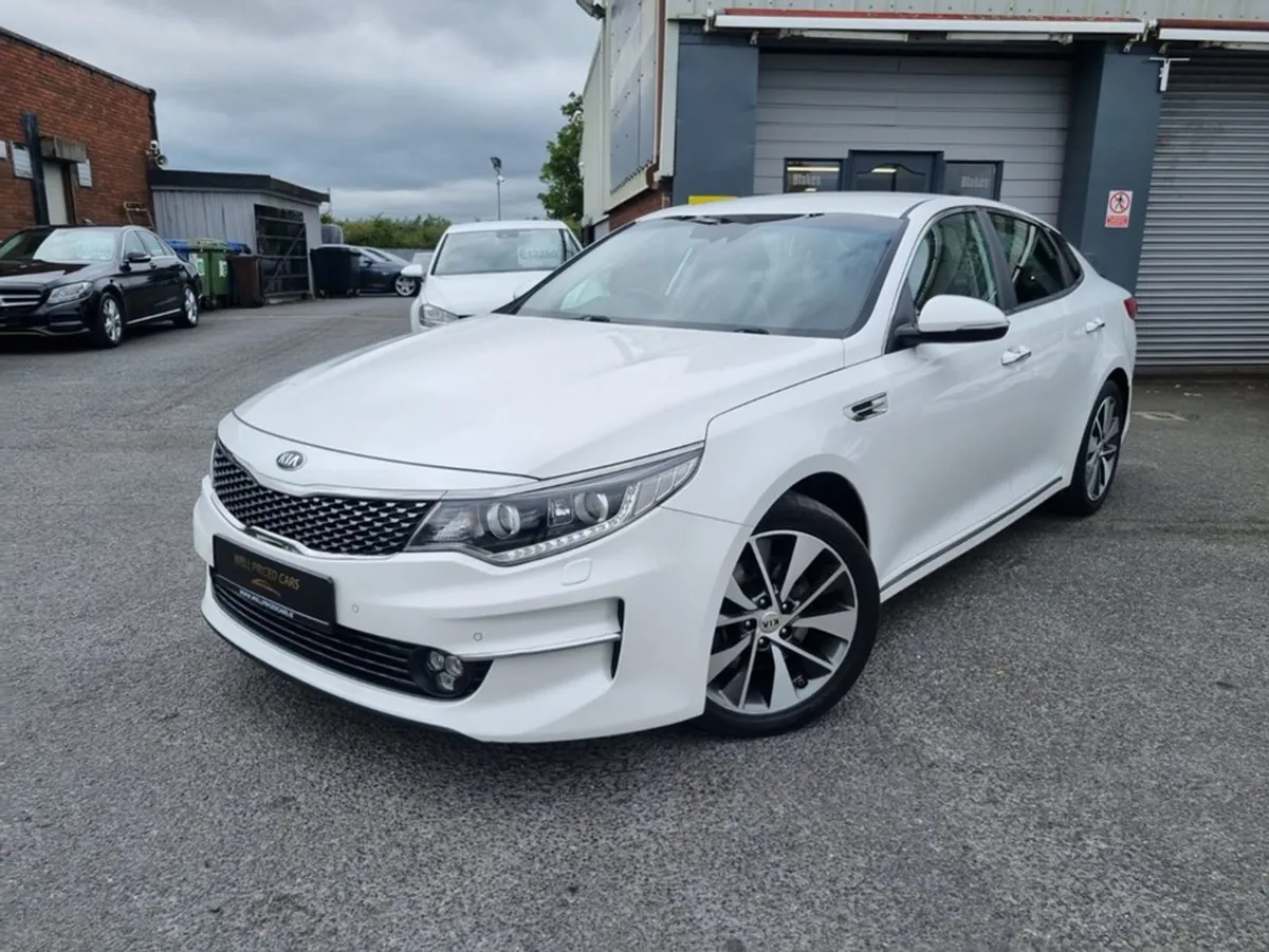 Kia Optima Platinum 4DR - Image 2