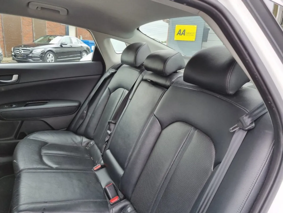 Kia Optima Platinum 4DR - Image 3