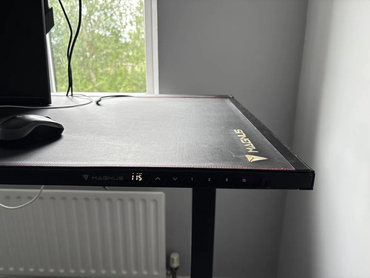 Secret Labs Magnus Desk - Image 3