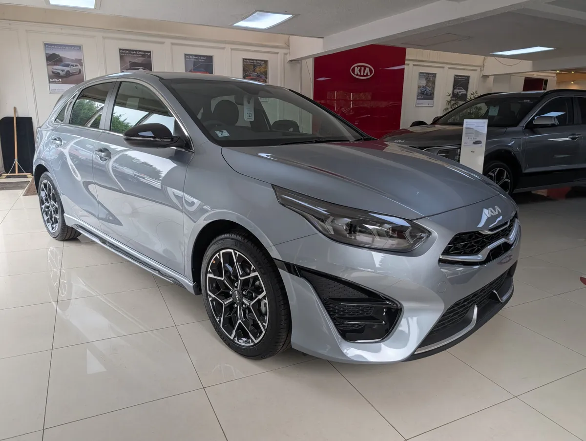 Kia Ceed GT Line in Lunar Silver - Image 3
