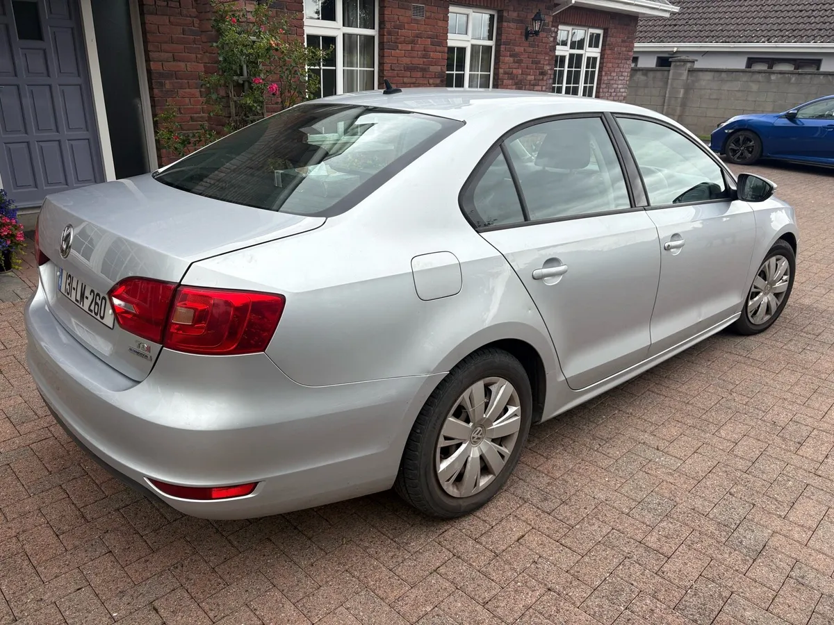 Volkswagen Jetta - Image 4