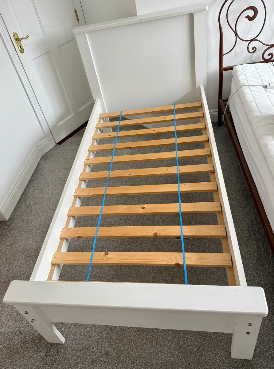 Single bed - Image 2