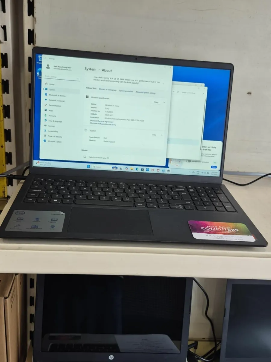Dell Inspiron 15 - Image 1